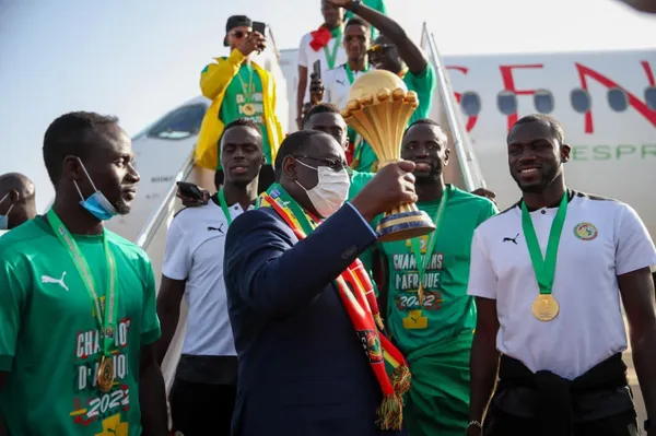 Macky Sall gâte les Lions du Sénégal : 50 millions FCFA à chaque joueur, un terrain de 200 ou de 500 mètres à chaque joueur