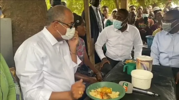 Côte d’Ivoire: le Premier ministre Patrick Achi, star dans un “garbadrome”