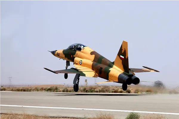 Un avion de l’armée iranienne s’écrase à Tabriz: 3 morts