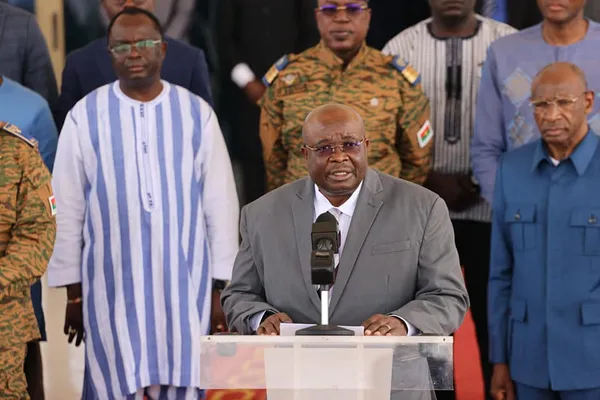 Burkina : le Premier ministre, Albert Ouédraogo, annonce des réformes audacieuses contre le terrorisme