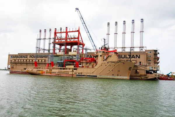 Powership : la centrale thermique flottante de la Côte d’Ivoire en cours de réalisation