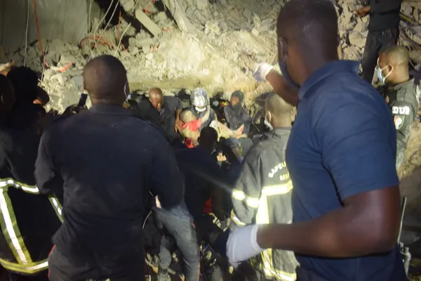 Effondrement d’un immeuble R+4 à Cocody 8e tranche : des images