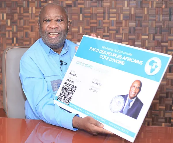 PPA-CI: Distribution des cartes des pionniers du parti de Gbagbo à Korhogo