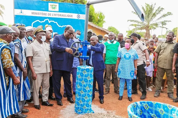 Côte d’Ivoire :  le ministre Laurent Tchagba inaugure le château d’eau de Bogouiné