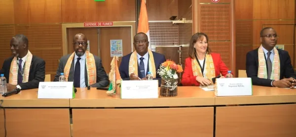 SIA 2022: Ségolène Royal sous le charme de la production d’huile de palme en Côte d’Ivoire