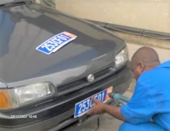 Côte d’Ivoire : Une opération spéciale de délivrance et de pose de plaques d’immatriculation lancée