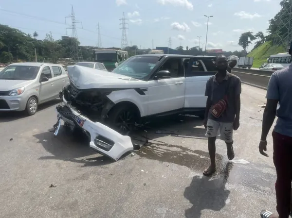 Week end Pascal 2022 à Bondoukou: une voiture finit sa course dans le mur d’une maison et fait une victime