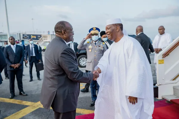 Titrologie 30 avril 2022: revue de la presse ivoirienne, «Ouattara reprend les commandes»