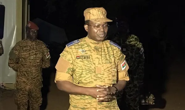 Burkina : le ministre de la Défense limogé