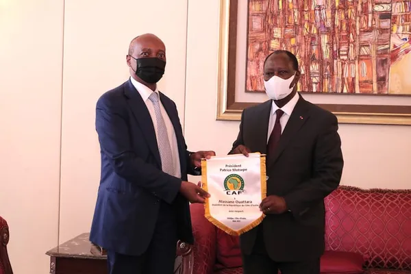 CAN Côte d’Ivoire 2023: le président de la CAF échange avec Alassane Ouattara ce lundi