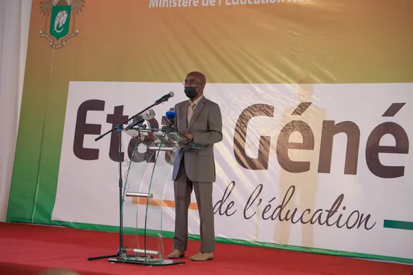 École ivoirienne : un professeur d’université à Patrick Achi, « il faut rétablir l’autorité du Maître »