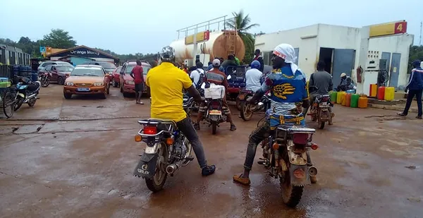 Pénurie de carburant au Burkina : le litre coûte entre 2000 et 2500 FCFA à Bittou