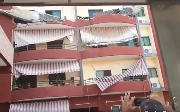 Riviera Abatta : des parties d’un immeuble s’écroulent sur des habitants
