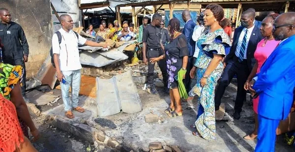 Incendie du grand marché de Yamoussoukro: la ministre Nassénéba Touré aux côtés des sinistrés