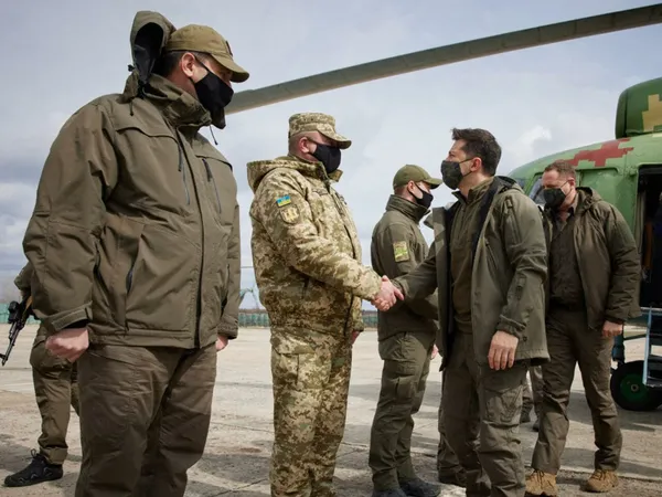 L’Ukraine reprend la ville de Kherson à la Russie: une « victoire » saluée par Washington