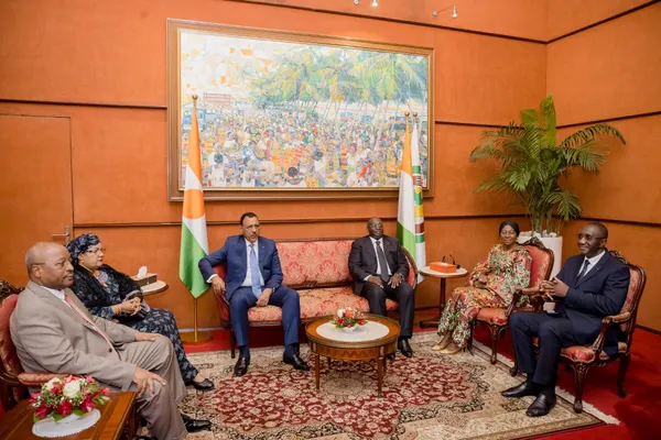 Arrivée à Abidjan de Mohamed Bazoum, président du Niger