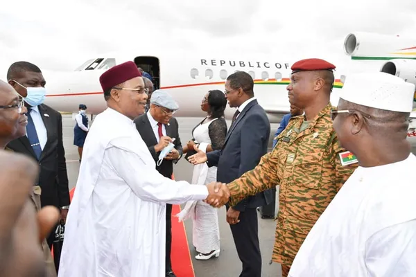 Transition au Burkina: le médiateur de la CEDEAO à Ouaga