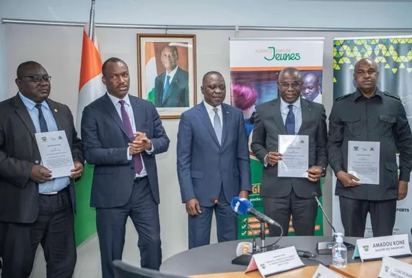Côte d’Ivoire: le ministère ivoirien des Transports met 500 taxis à la disposition de 1.000 jeunes