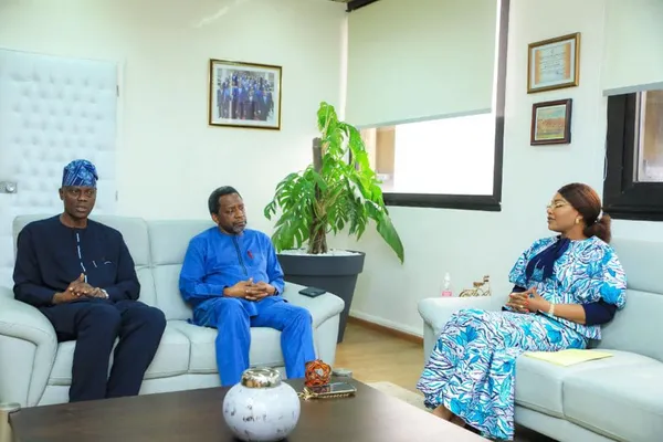 5 filles Nigérianes victimes de violences sexuelles: l’Ambassadeur du Nigeria à Abidjan chez la ministre Nassénéba Touré