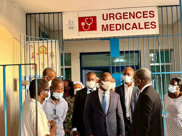 CHU de Treichville: le ministre Pierre Dimba visite les services d’urgences médicales, de Gyneco-obstétrique et de pédiatrie