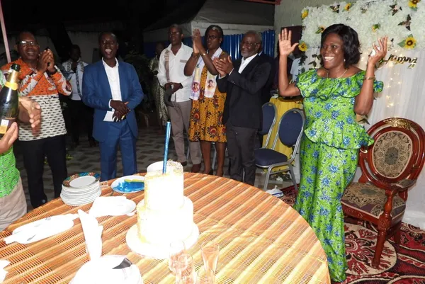 73 ans : anniversaire surprise pour Simone Gbagbo, des images