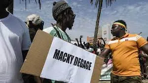 Sénégal : l’opposition reporte ses manifestations contre le gouvernement de Macky Sall.
