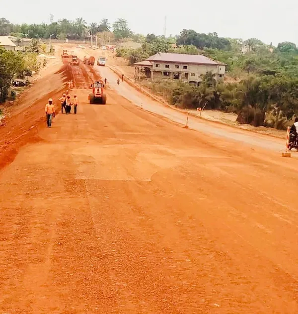 Construction de la route Agnibilékro- Takikro-frontière du Ghana: les travaux avancent bien
