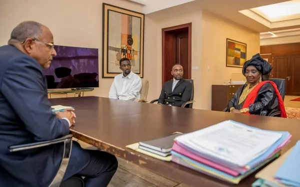 45 ans de carrière d’Aicha Koné: Patrick Achi exprime ses vives félicitations à la Diva ivoirienne