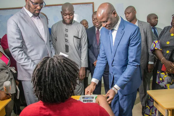 Adama Diawara, ministre ivoirien de l'Enseignement Supérieur et de la Recherche Scientifique porte lors du BTS 2023