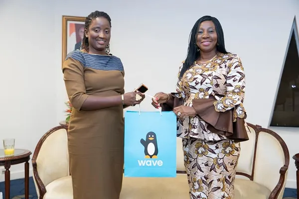 Coura Sène, Directrice WAVE UEMOA, chez Kandia Camara