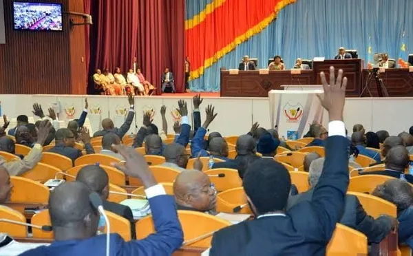 RDC : polémique autour des salaires « astronomiques » des députés