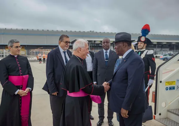 Arrivée du président Ouattara à Rome: ADO superstar au Vatican, des images