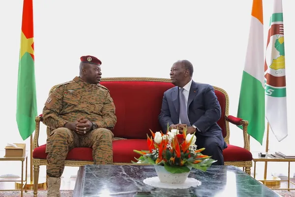 Coopération militaire: Ouattara s’entretient avec Paul-Henri Damiba à Abidjan
