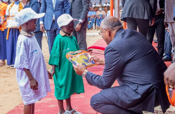 Distribution de kits scolaires 2022-2023: Patrick Achi aux enseignants, « donnez le meilleur de vous-mêmes à ces élèves »