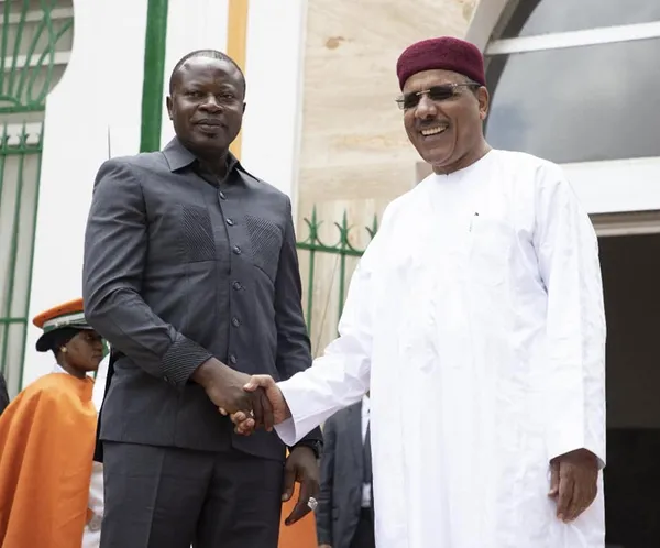 Coopération militaire Burkina – Niger: arrivée Paul-Henri Damiba, Chef d’Etat burkinabè à Niamey