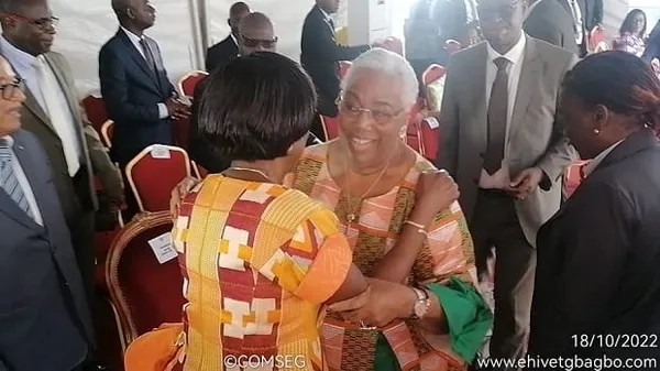 Simone Gbagbo à la cérémonie de distinction de Marie-Thérèse Houphouët-Boigny: des images fortes