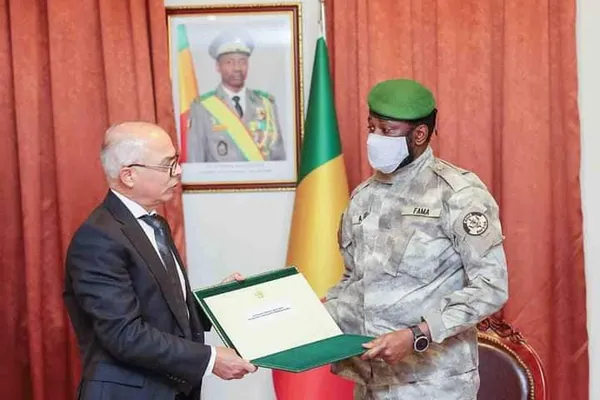 Mali : Assimi Goïta reçoit le ministre marocain de l’Éducation nationale