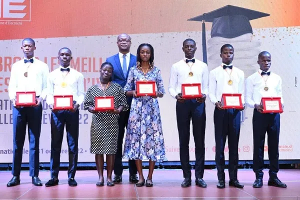 Prix national d’excellence CIE du meilleur élève 2022: Neuf élèves récompensés