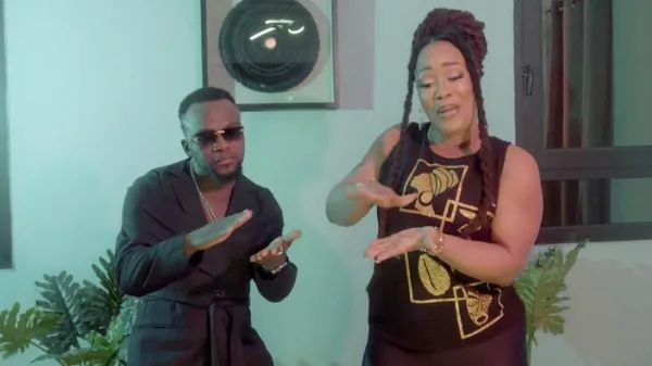 Josey : « toujours palabre avec moi gar », Elow’n « on va t’attraper »