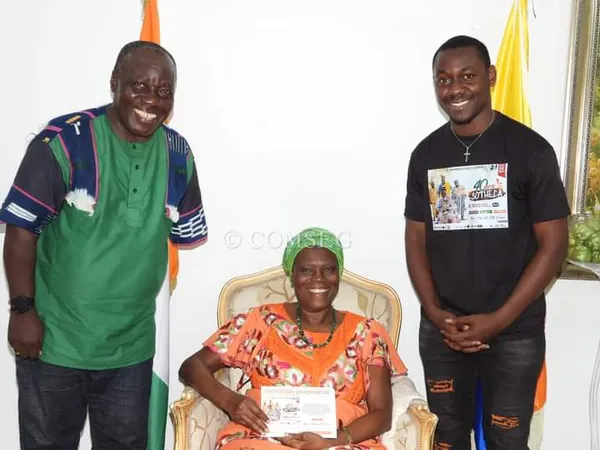 Le groupe Sotheca chez Simone Gbagbo