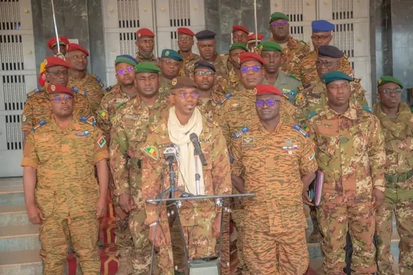 Coopération Mali – Burkina dans la lutte contre le terrorisme: le ministre malien de la Défense à Ouaga