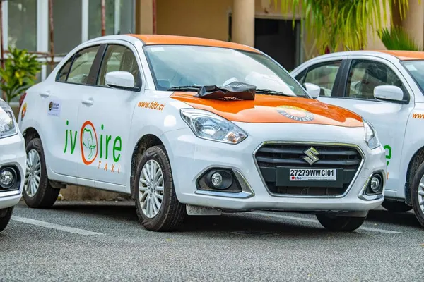 Renouvellement du parc automobile : 50 taxis Ivoire neufs remis à des jeunes ivoiriens