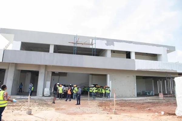 Aéroport de San Pedro : le ministre des Transports met la pression sur les entreprises pour l’achèvement des travaux