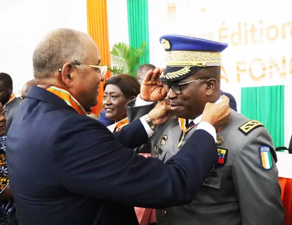 Le général Apalo Touré fait commandeur dans l’ordre de la Fonction publique