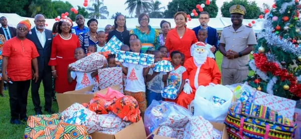 Noël 2022 : Massénéba Touré cadeaute 2000 enfants à Bingerville