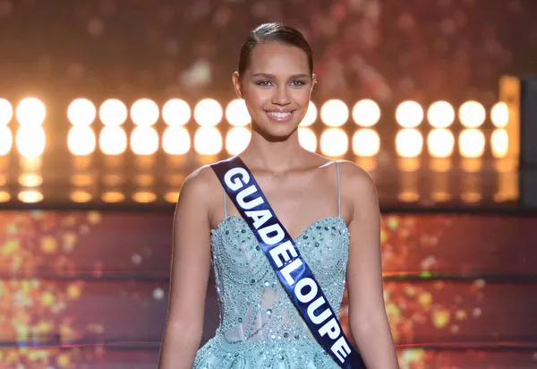 Miss France 2023: qui est Indira Ampiot, la Guadeloupéenne de 18 ans, la plus belle femme de France ?