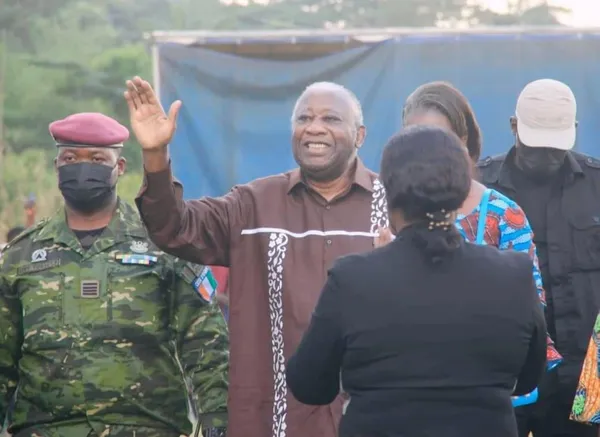Arrivée de Gbagbo à Yakassé-Mé: le président du PPA-CI accueilli dans une liesse populaire