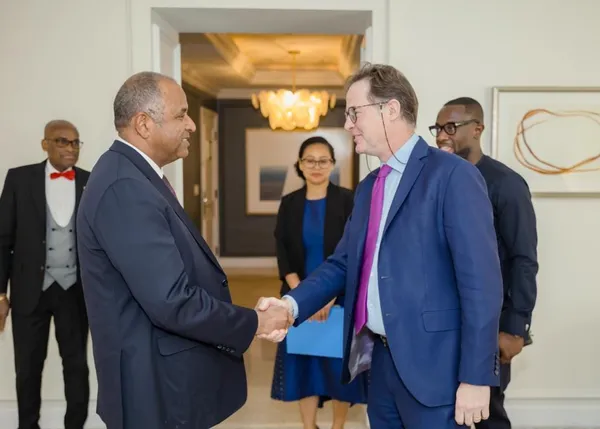 Revue de presse ivoirienne du 15 décembre 2022: Internet, le projet « 2Africa » de Meta présenté à Patrick Achi