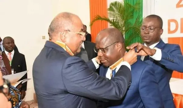 Pierre Dimba fait commandeur dans l’Ordre du mérite de la Fonction publique