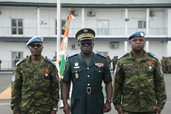 Les « 49 soldats » ivoiriens décorés à Abidjan